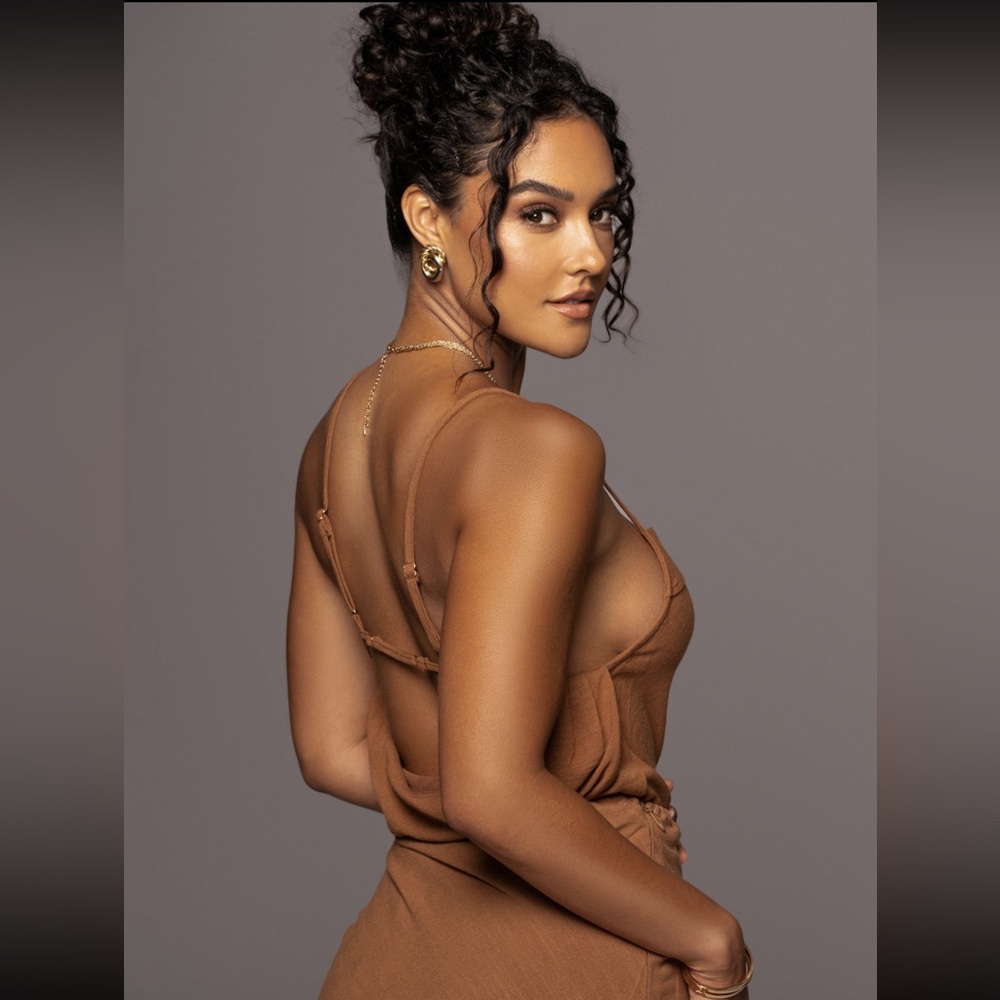 NEW! JLUXLABEL’Diara’ bodysuit in pecan